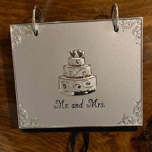 Mr & Mrs wedding photo book